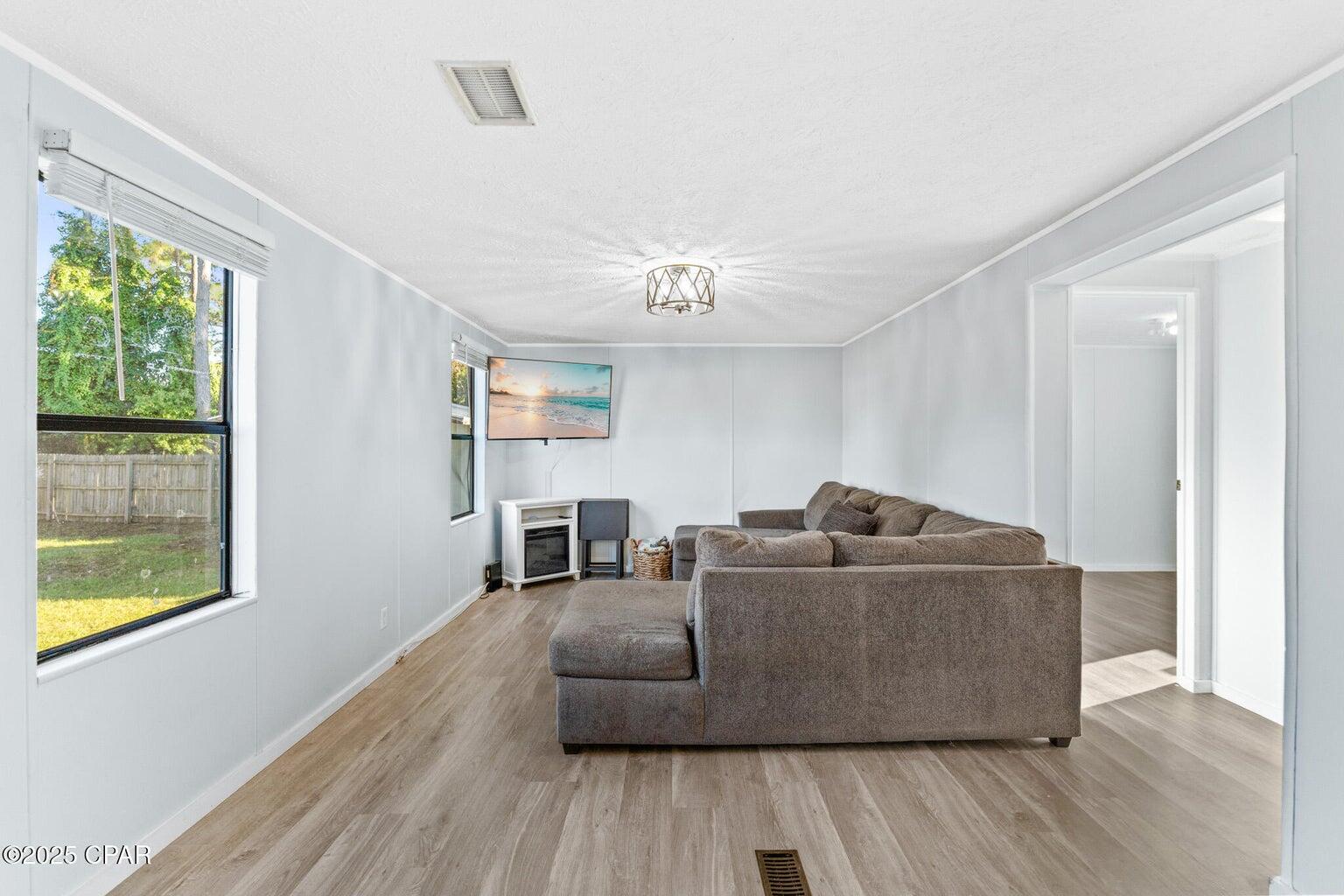 NORTH LAGOON OAKS 5TH ADDN - Residential