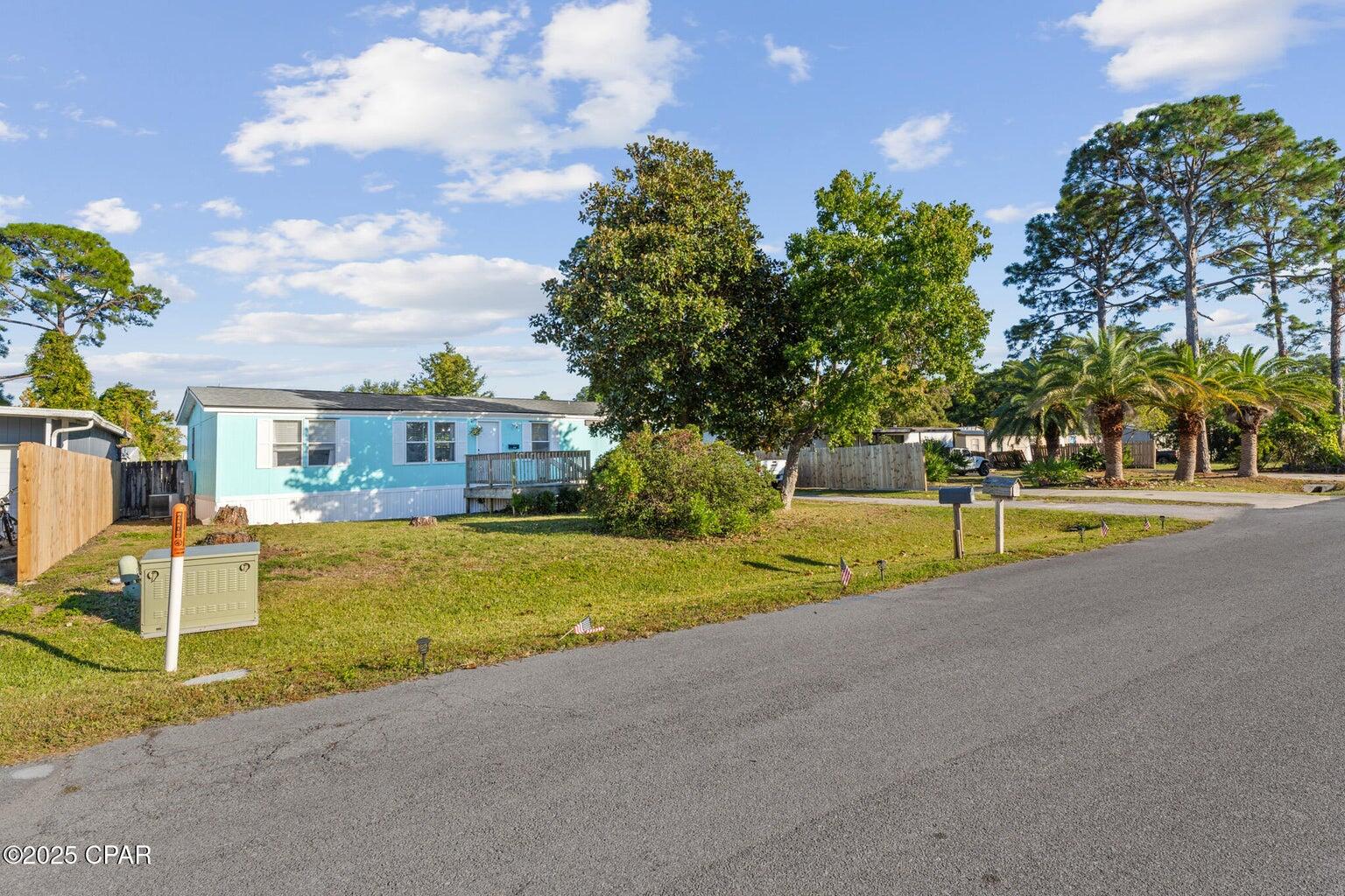 NORTH LAGOON OAKS 5TH ADDN - Residential