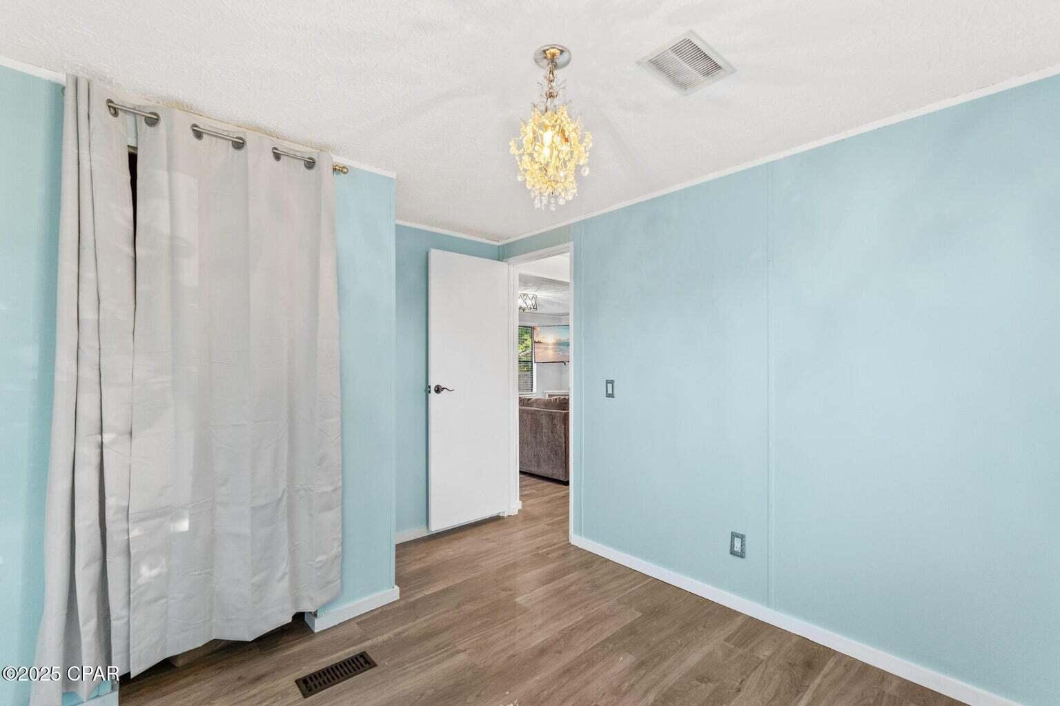 NORTH LAGOON OAKS 5TH ADDN - Residential