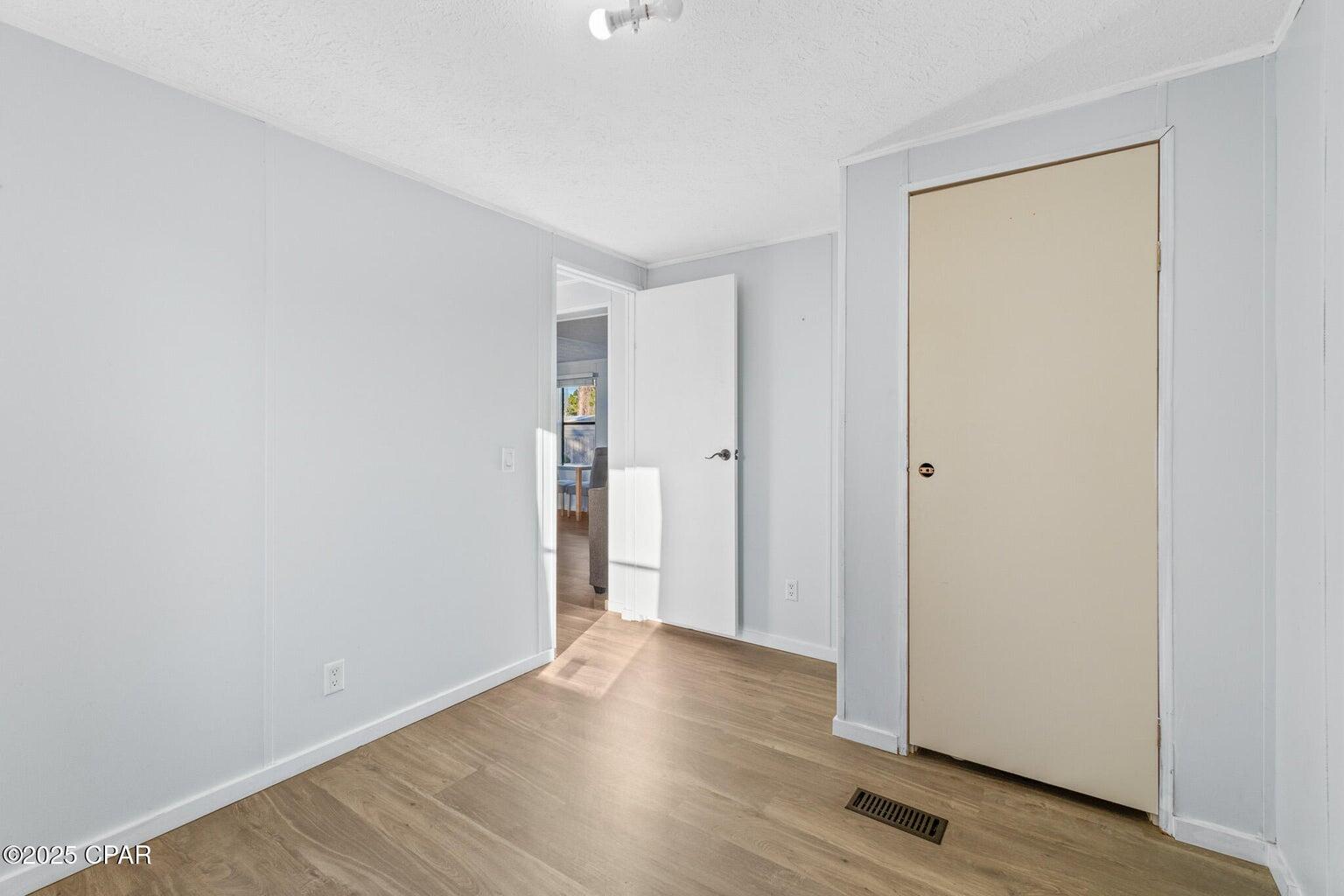 NORTH LAGOON OAKS 5TH ADDN - Residential