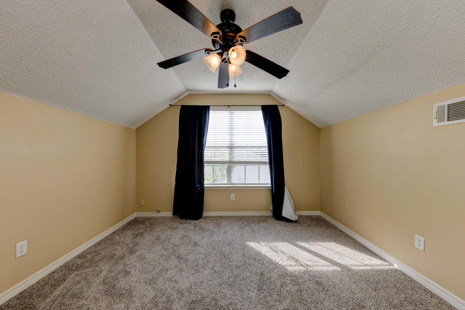 HOLLYROD PARK - Residential