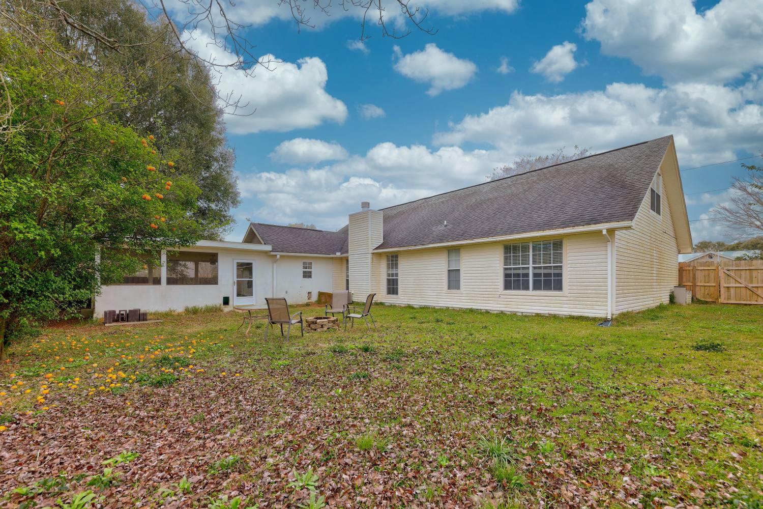 HOLLYROD PARK - Residential