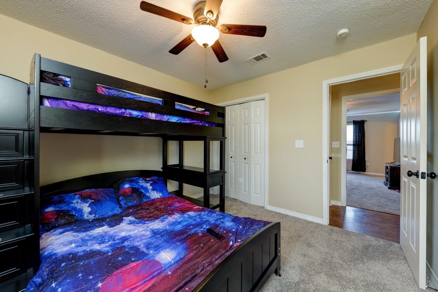 HOLLYROD PARK - Residential