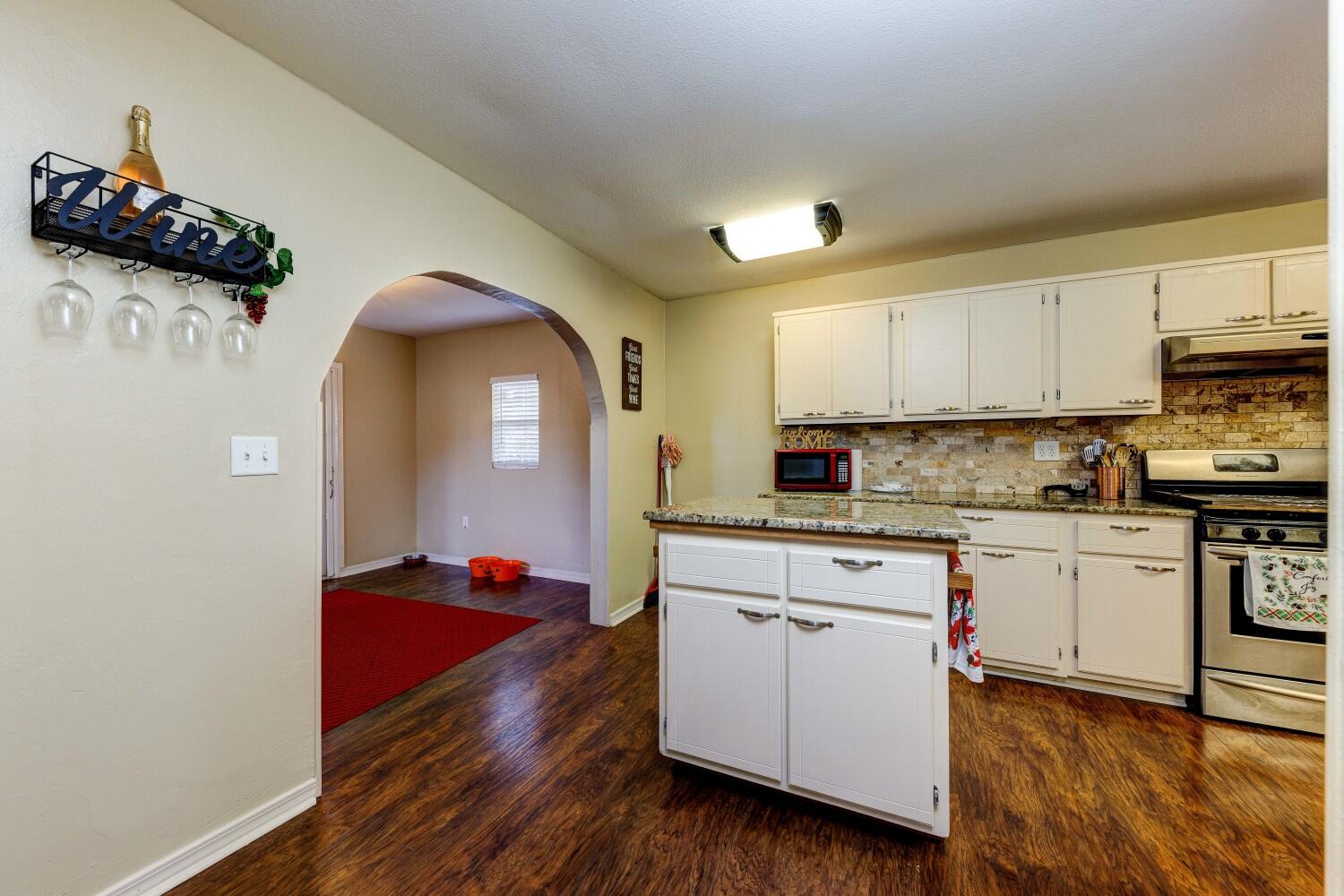 HOLLYROD PARK - Residential
