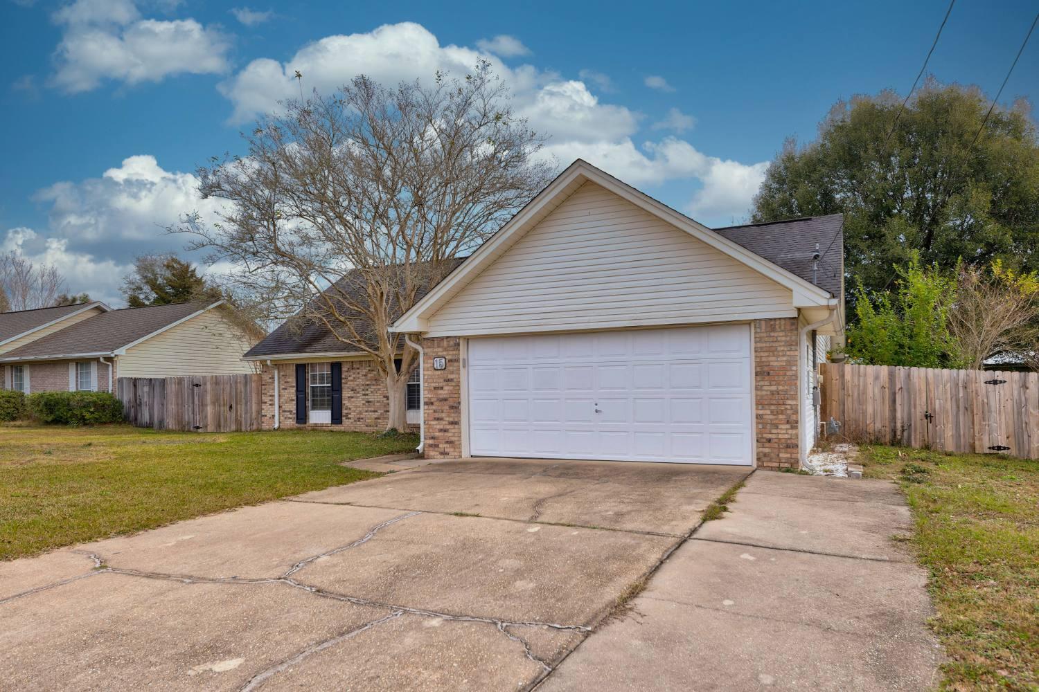HOLLYROD PARK - Residential