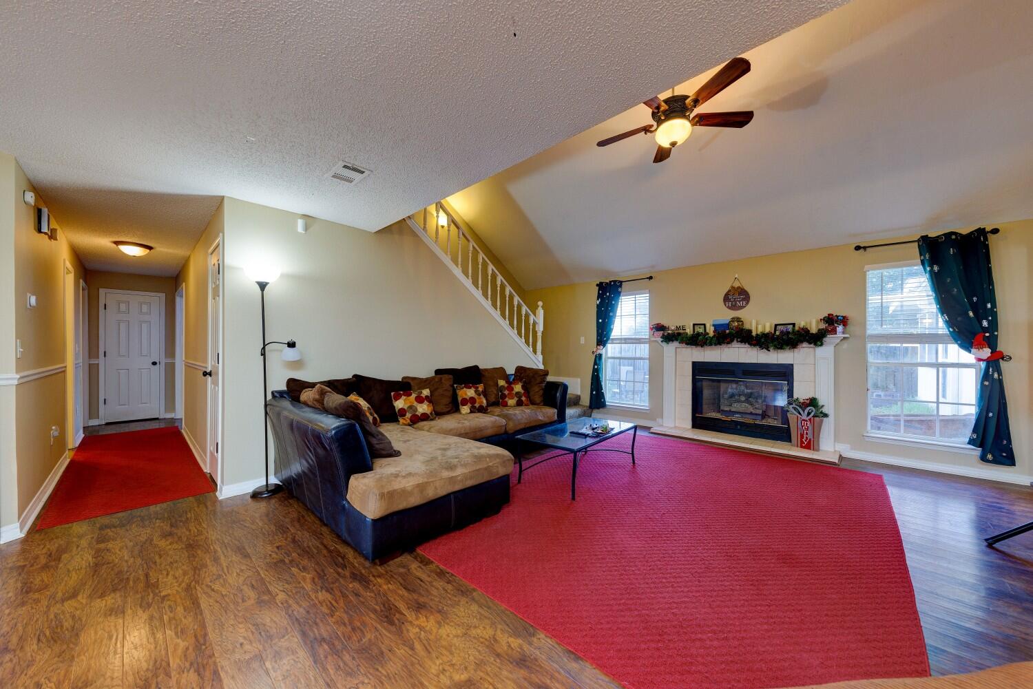 HOLLYROD PARK - Residential