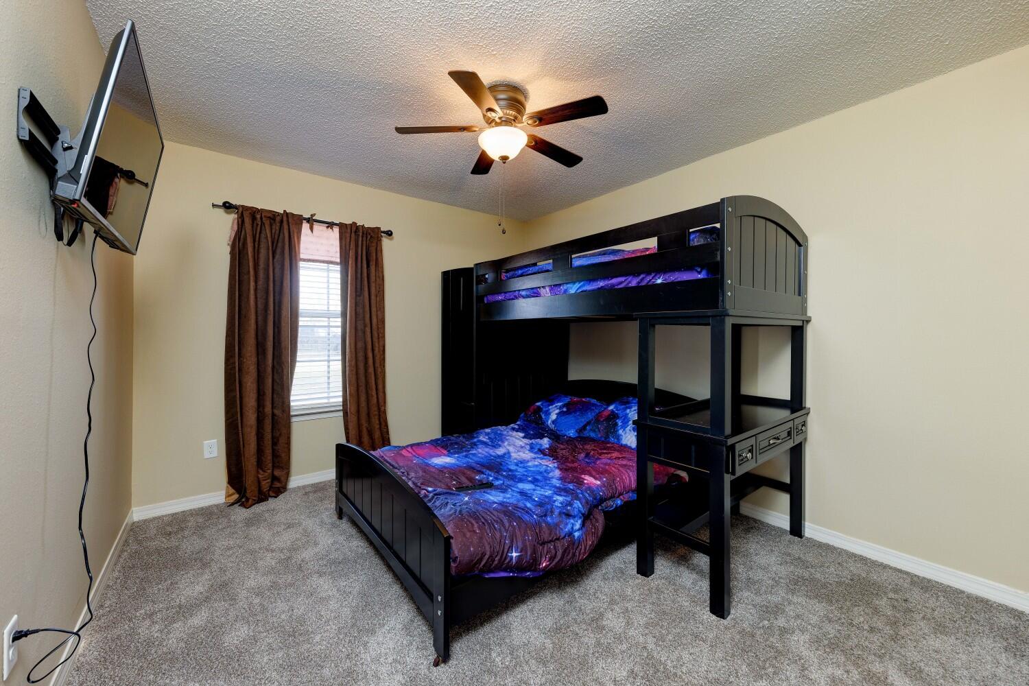 HOLLYROD PARK - Residential