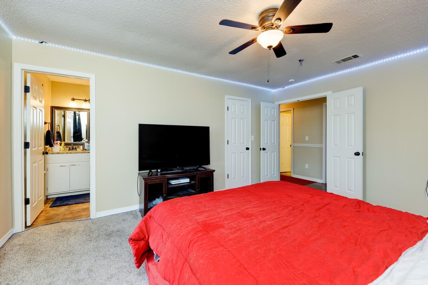 HOLLYROD PARK - Residential