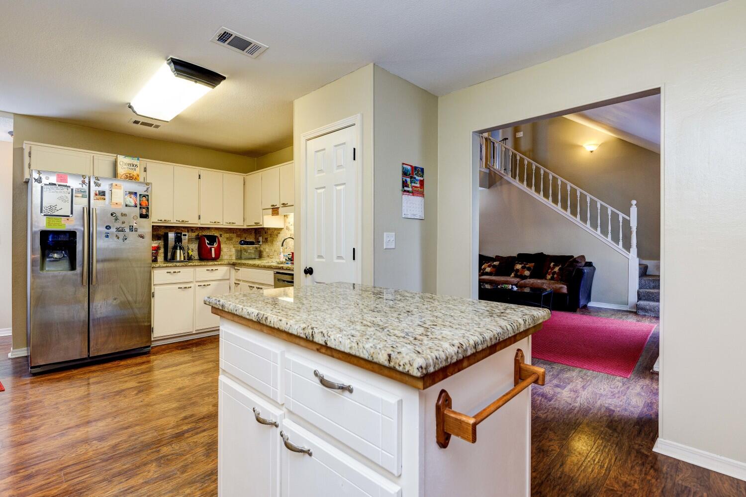 HOLLYROD PARK - Residential