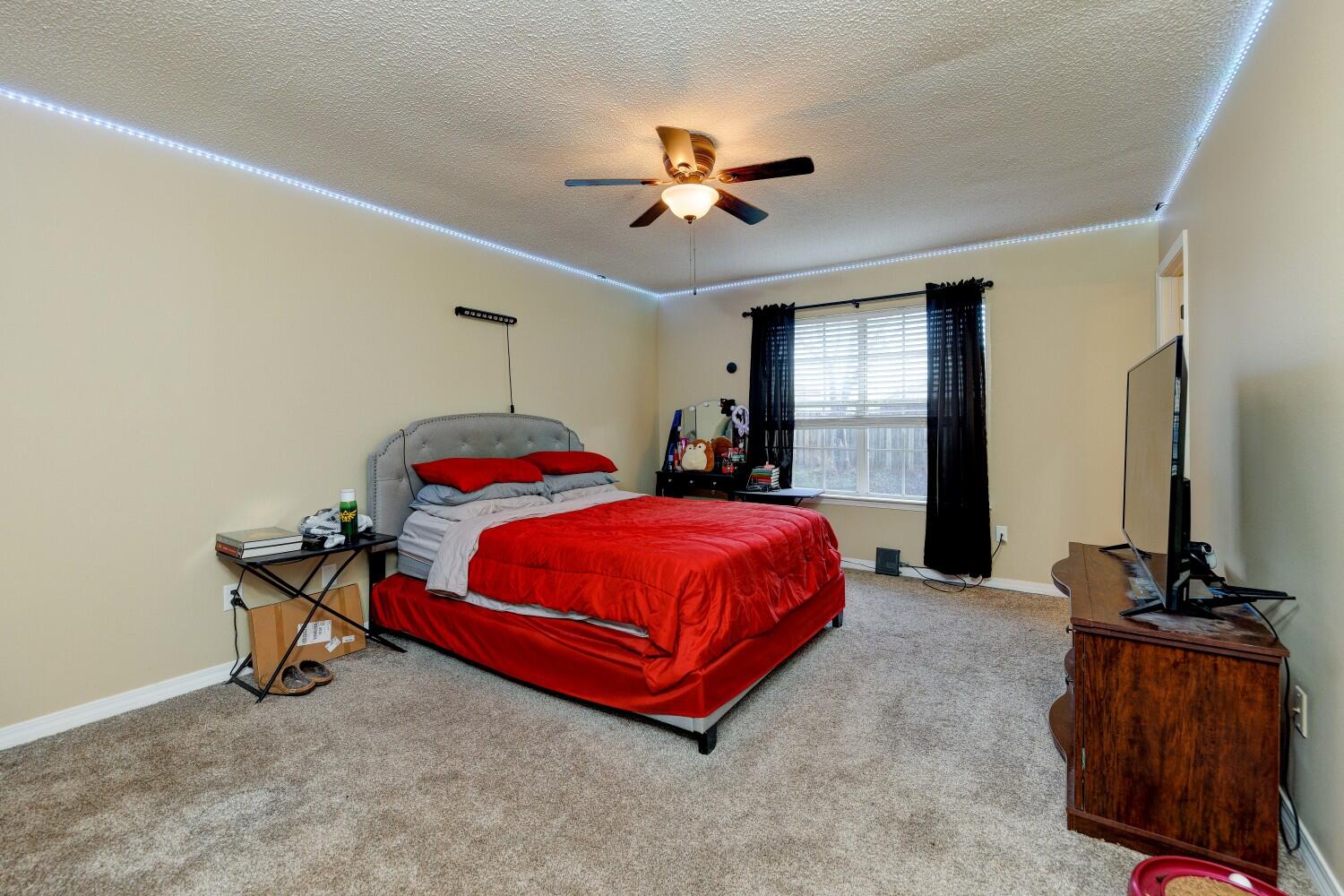 HOLLYROD PARK - Residential