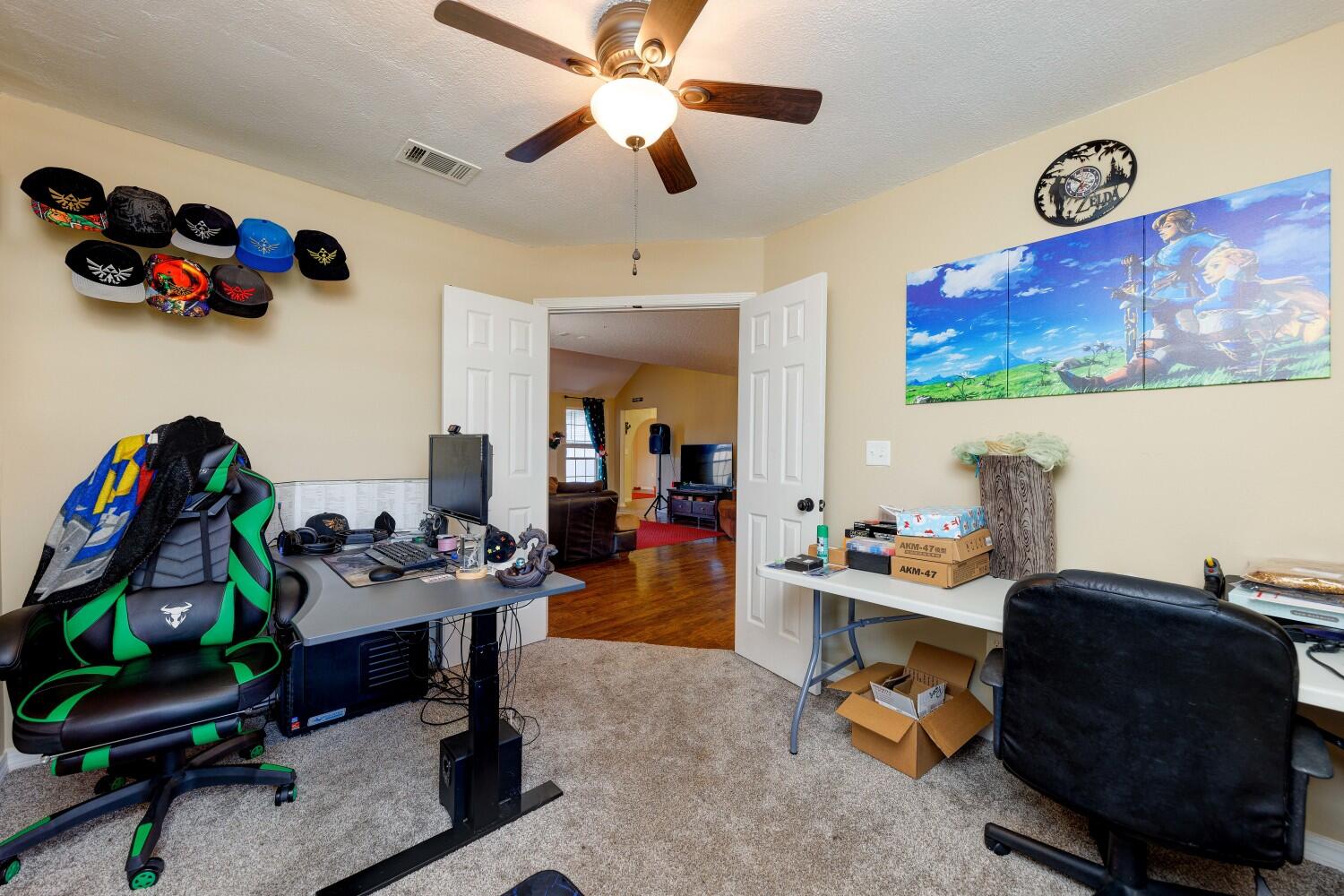 HOLLYROD PARK - Residential