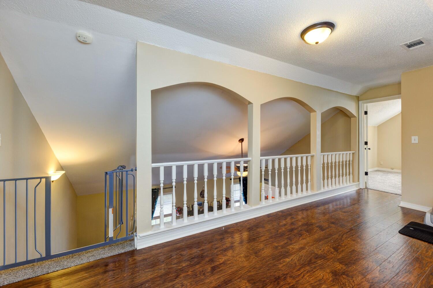 HOLLYROD PARK - Residential