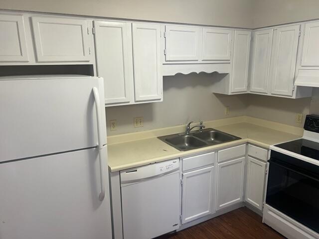 CHATEAU PRES DE LA MER - Residential Lease