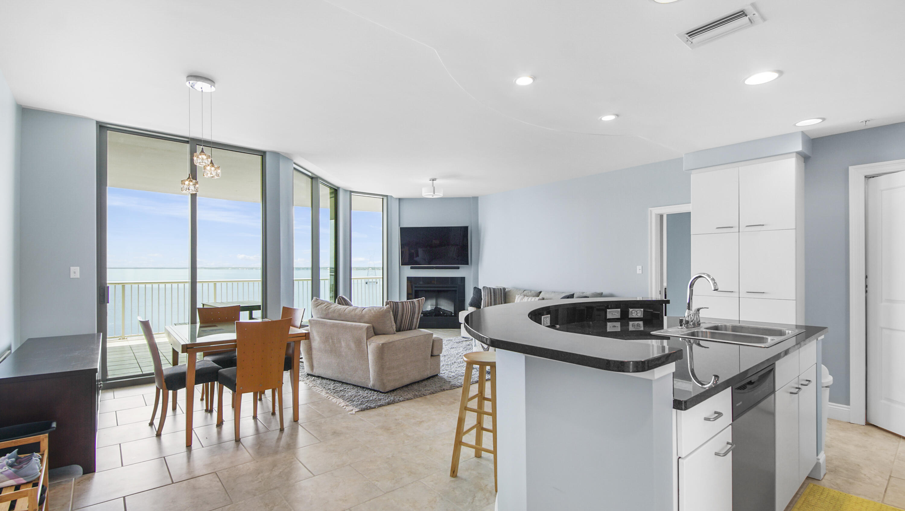 MARINA LANDING - Residential