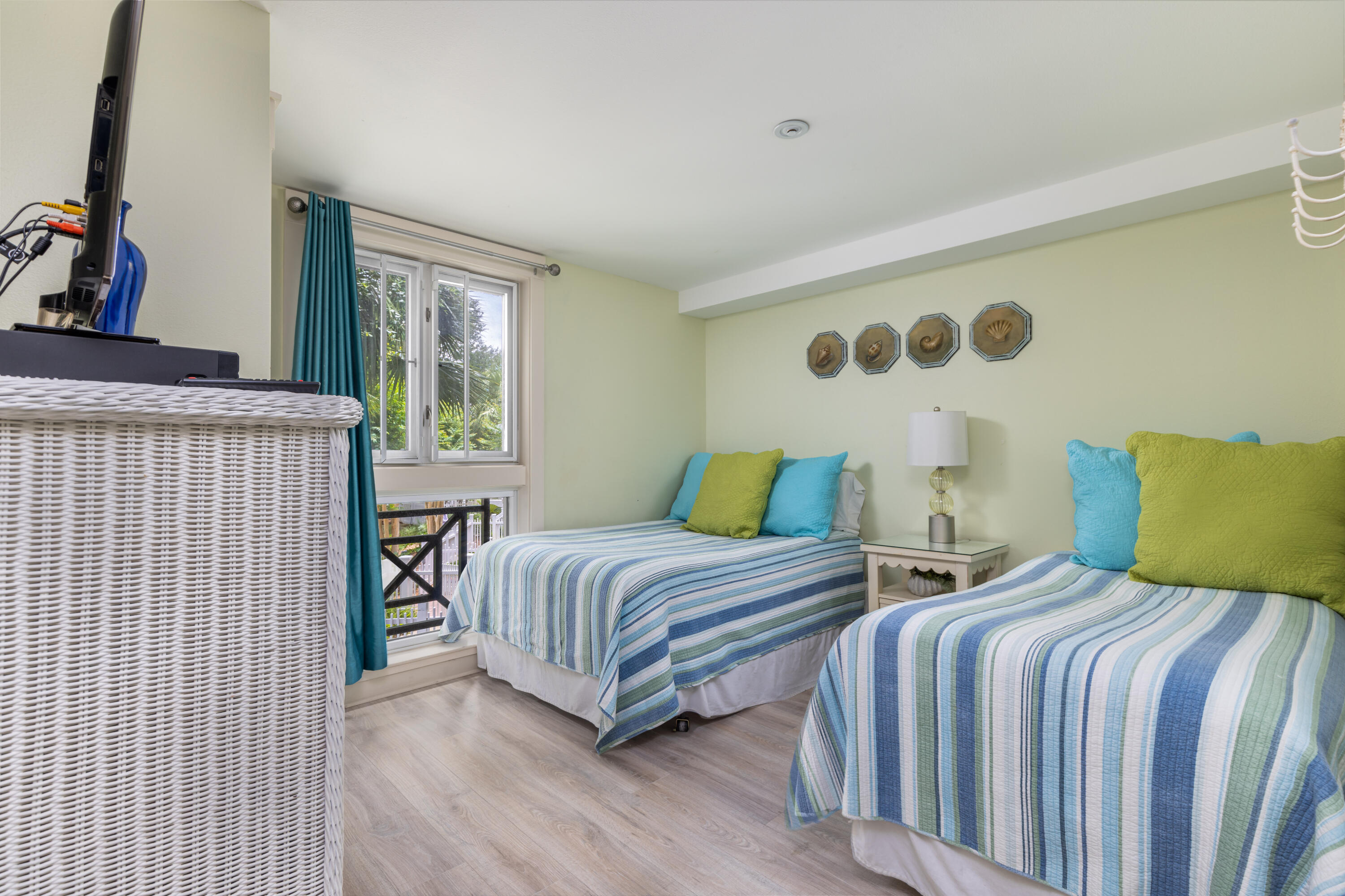 OBSERVATION POINT - Residential