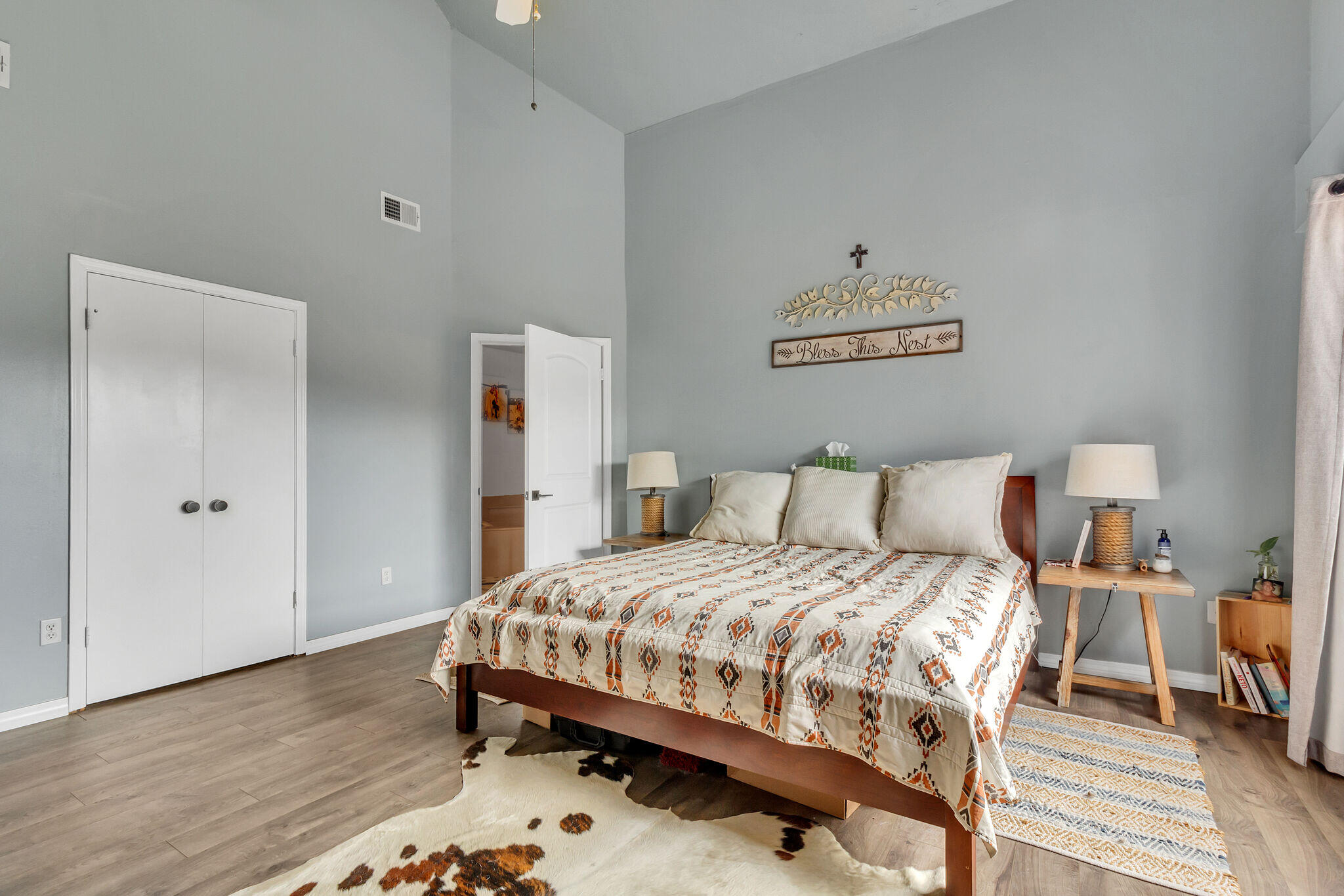 CASTELAR - Residential Lease