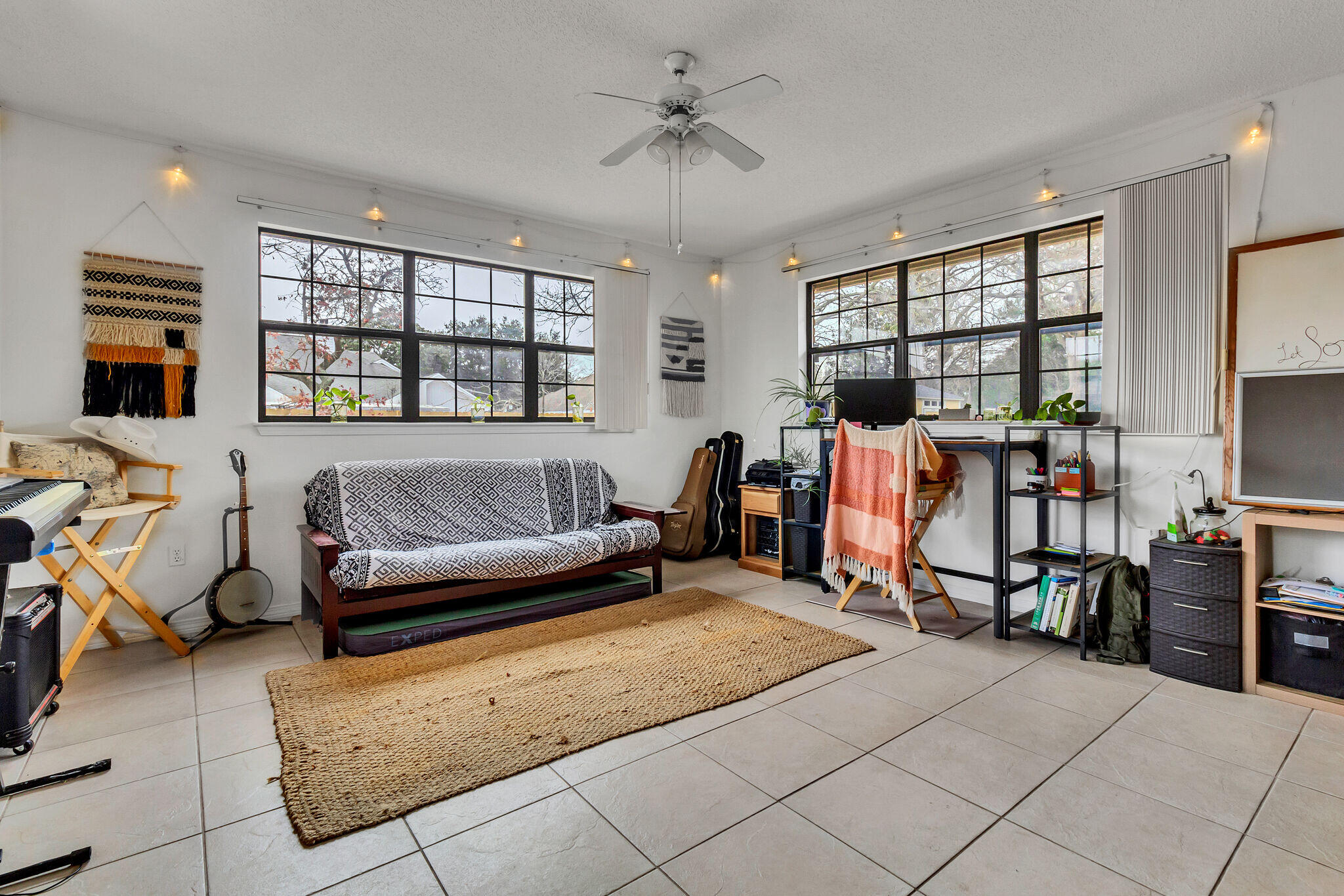 CASTELAR - Residential Lease