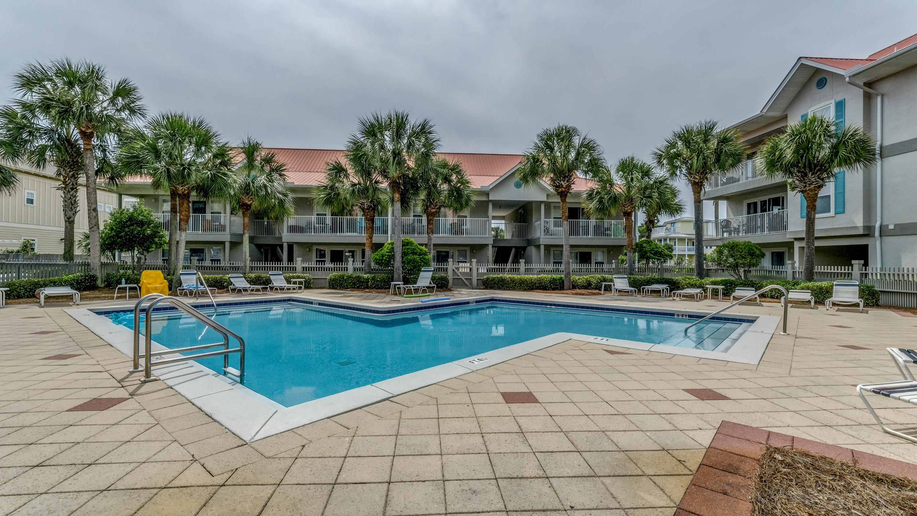 ROLLIN TIDE VILLAS - Residential