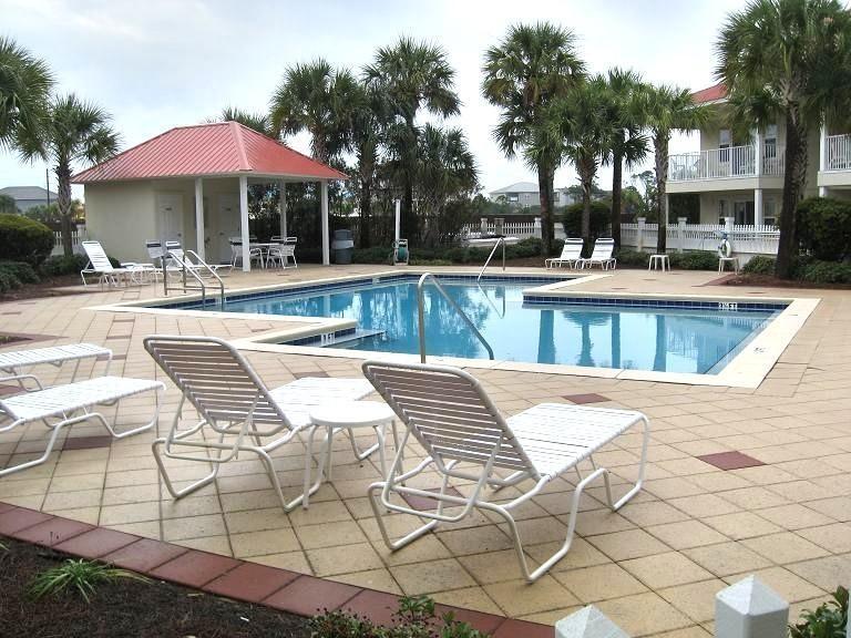 ROLLIN TIDE VILLAS - Residential