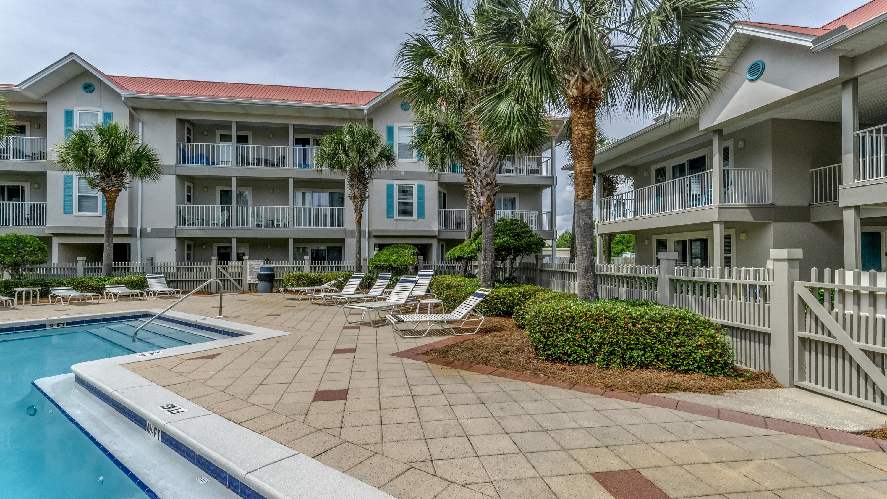 ROLLIN TIDE VILLAS - Residential