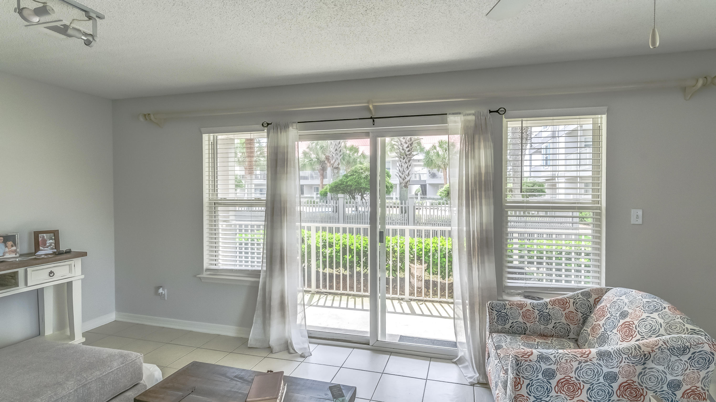 ROLLIN TIDE VILLAS - Residential