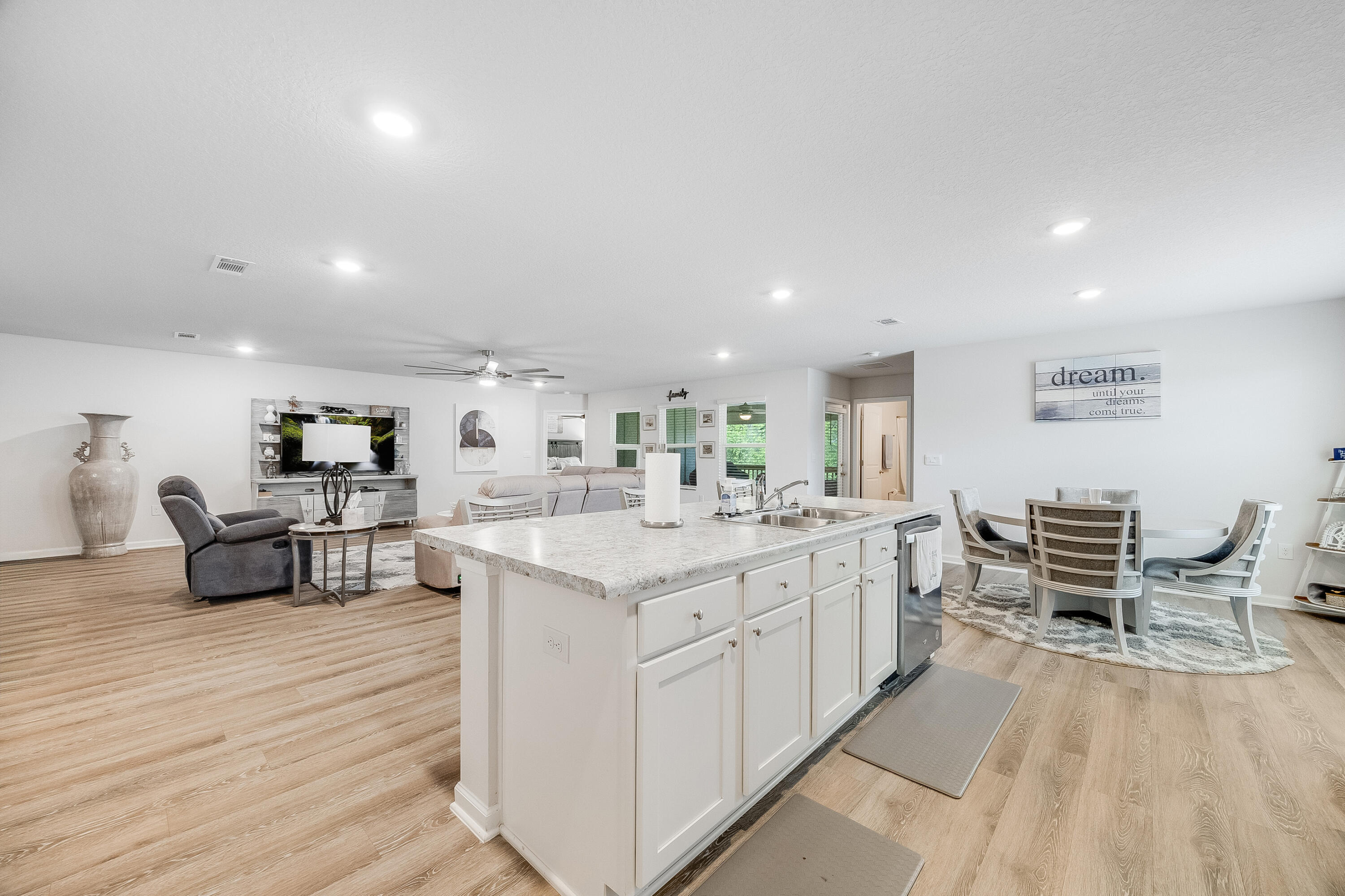 TIMBERLAND RIDGE LOT 1 BLK F - Residential