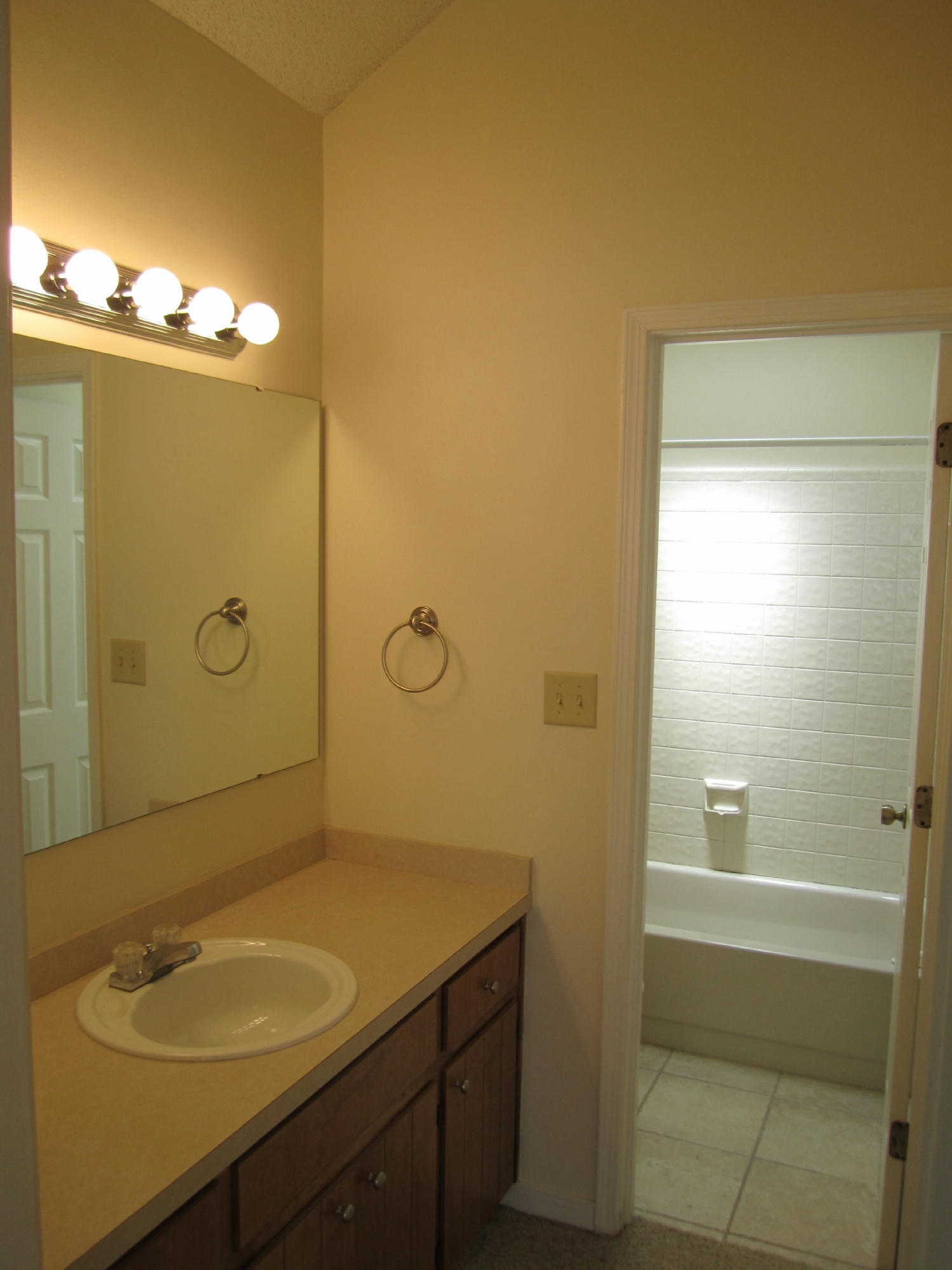 WILLOW BEND PH 1 - Residential Lease