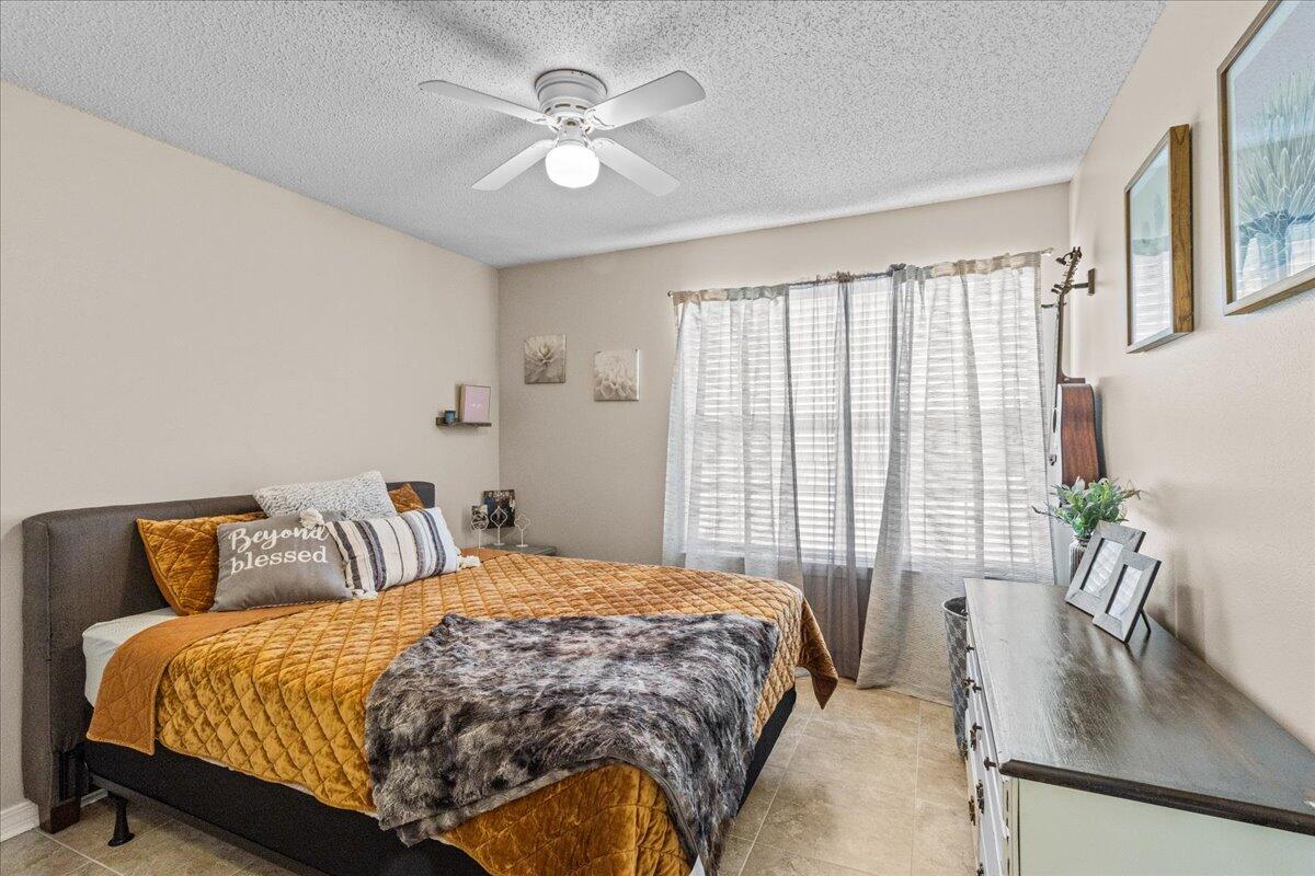 COUNTRYVIEW ESTATES 10TH ADDN - Residential