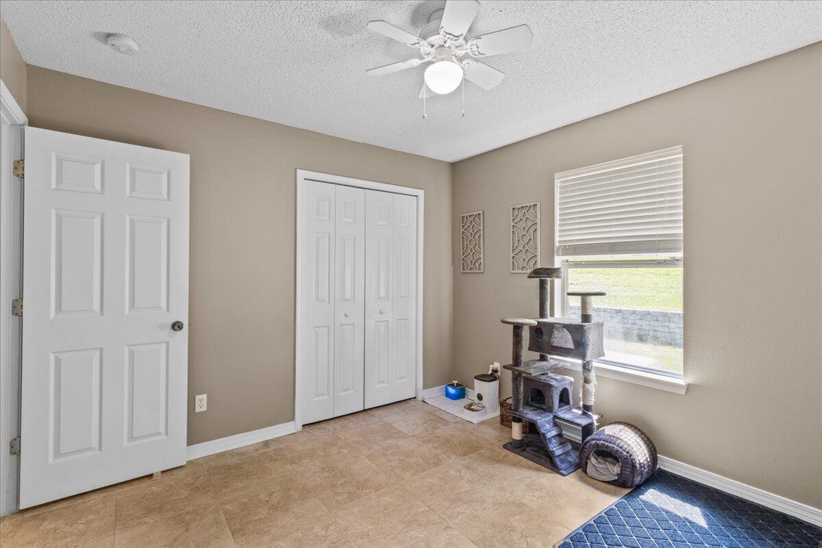 COUNTRYVIEW ESTATES 10TH ADDN - Residential