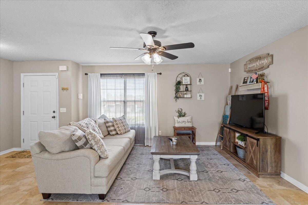 COUNTRYVIEW ESTATES 10TH ADDN - Residential