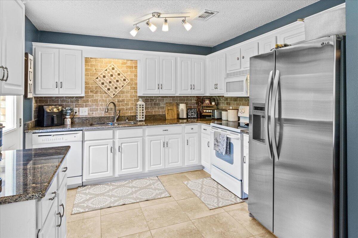 COUNTRYVIEW ESTATES 10TH ADDN - Residential