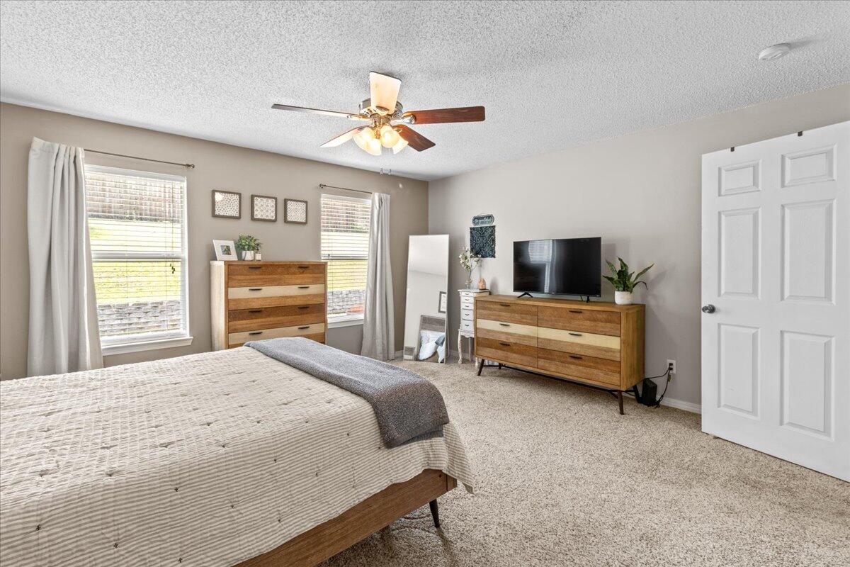 COUNTRYVIEW ESTATES 10TH ADDN - Residential