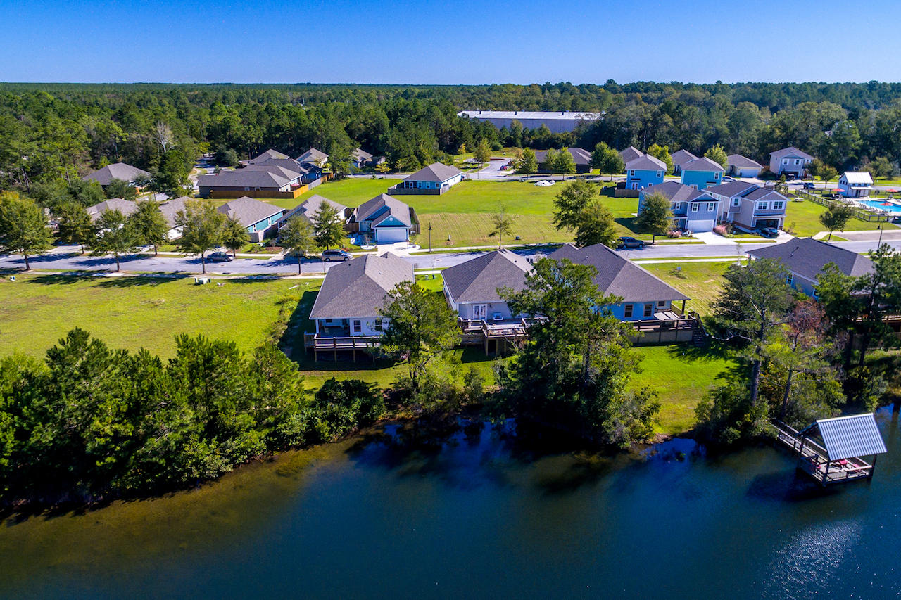 LAGRANGE LANDING - Land