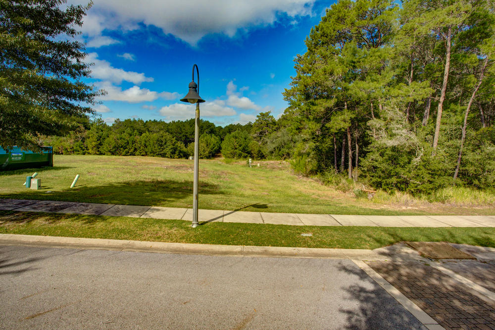 LAGRANGE LANDING - Land