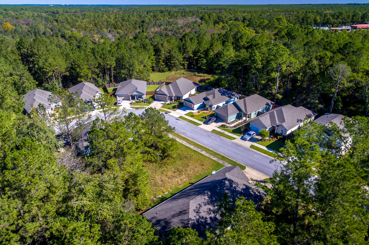 LAGRANGE LANDING - Land