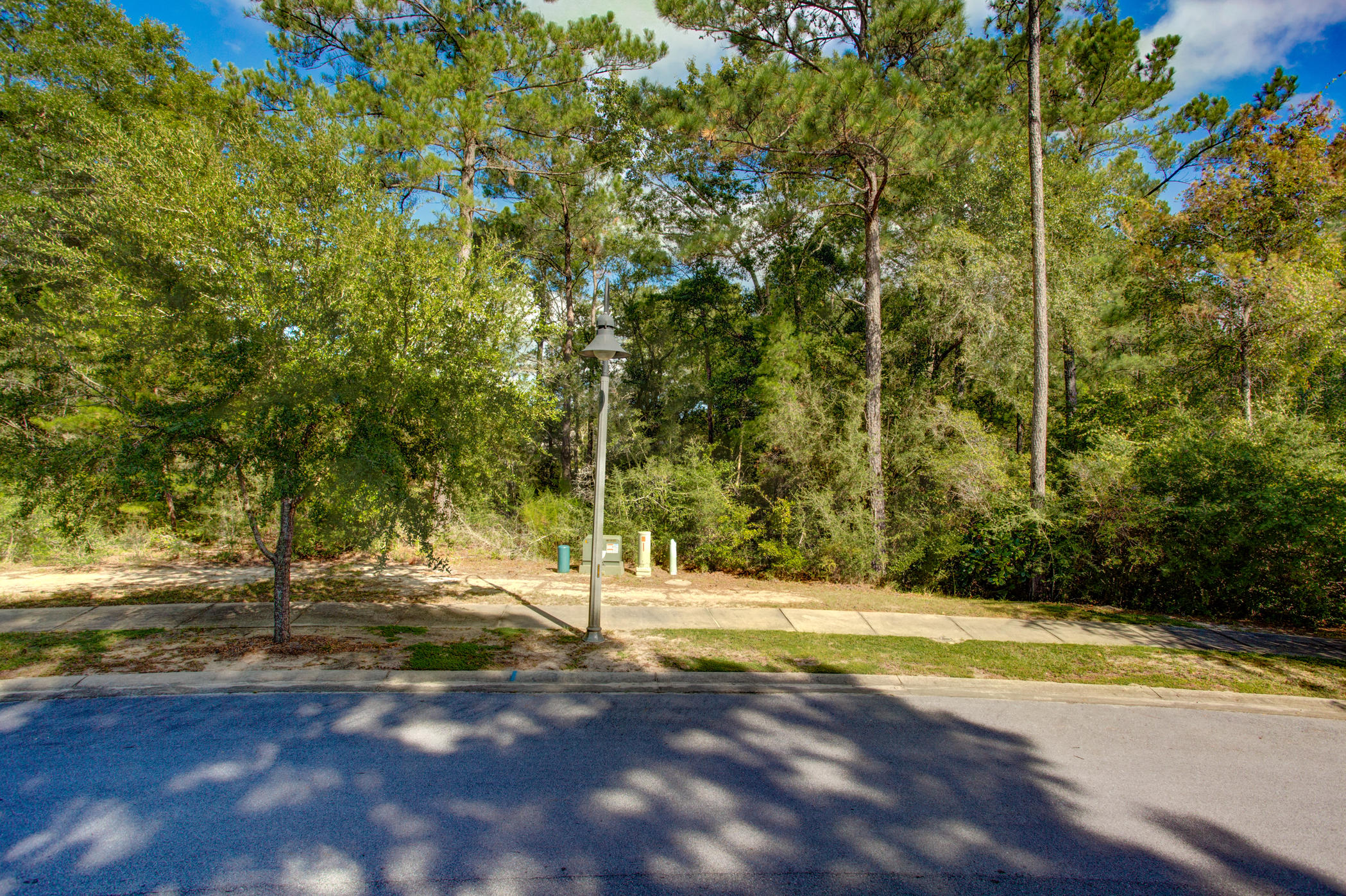 LAGRANGE LANDING - Land