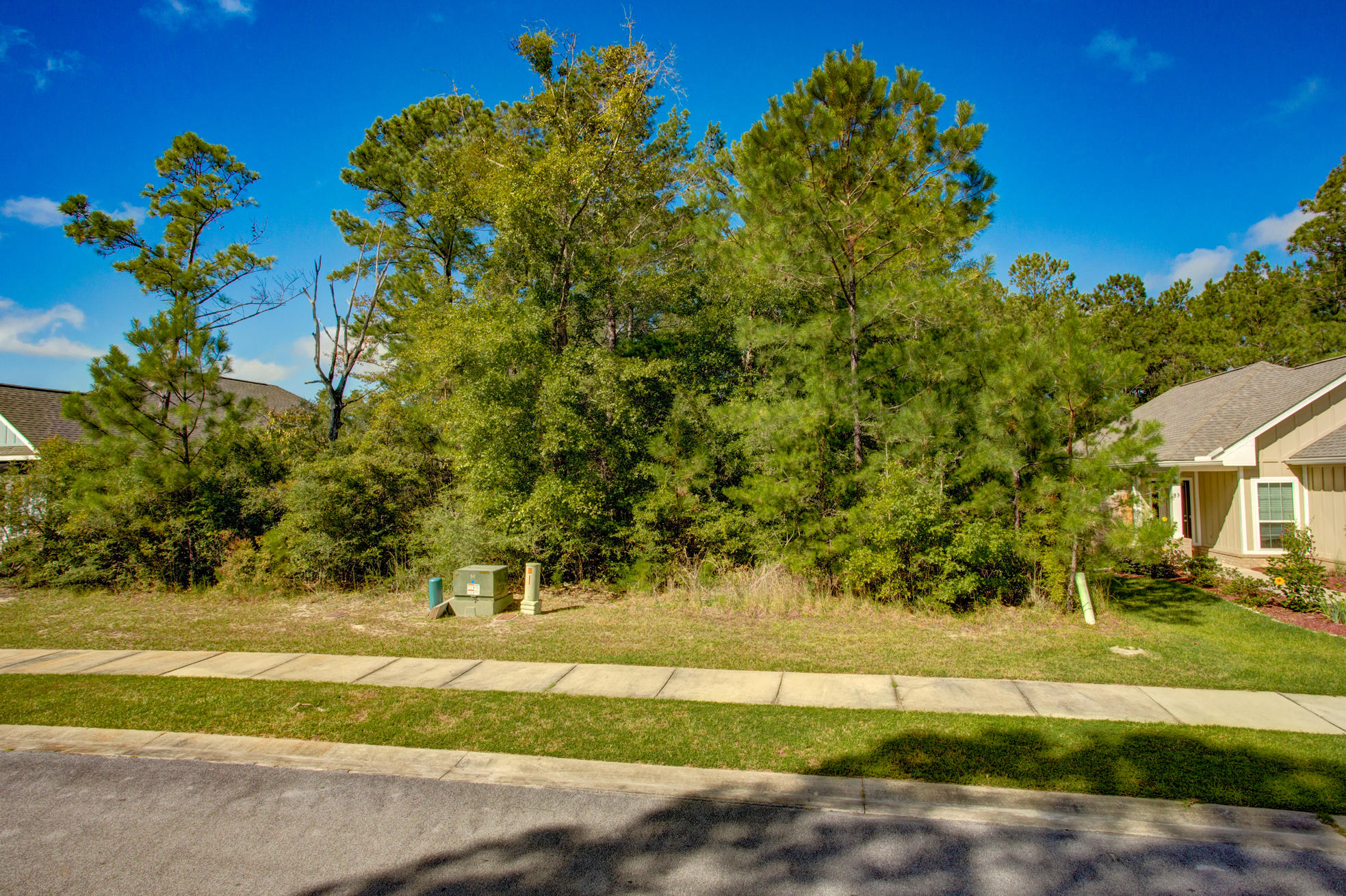 LAGRANGE LANDING - Land