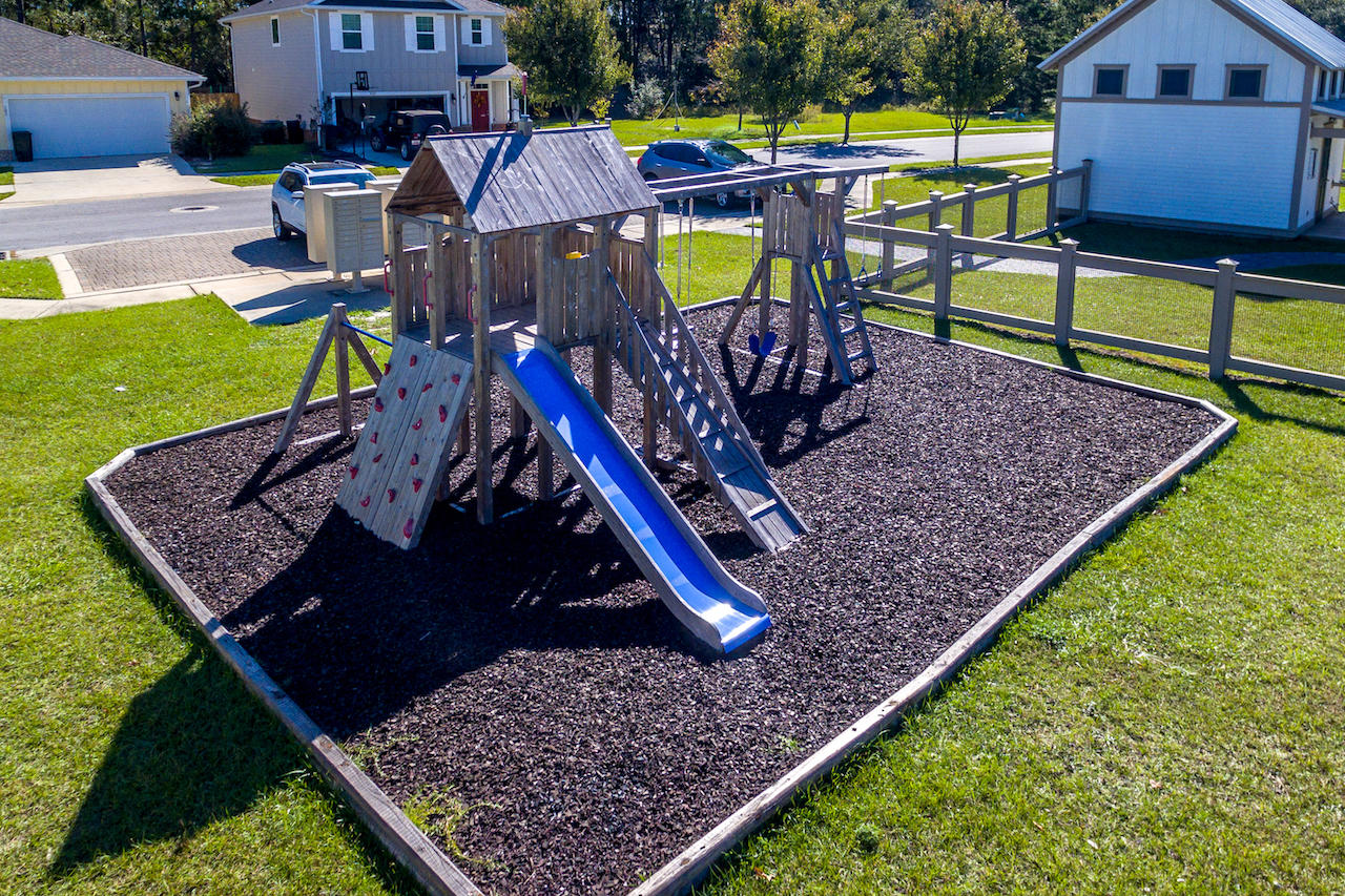 LAGRANGE LANDING - Land