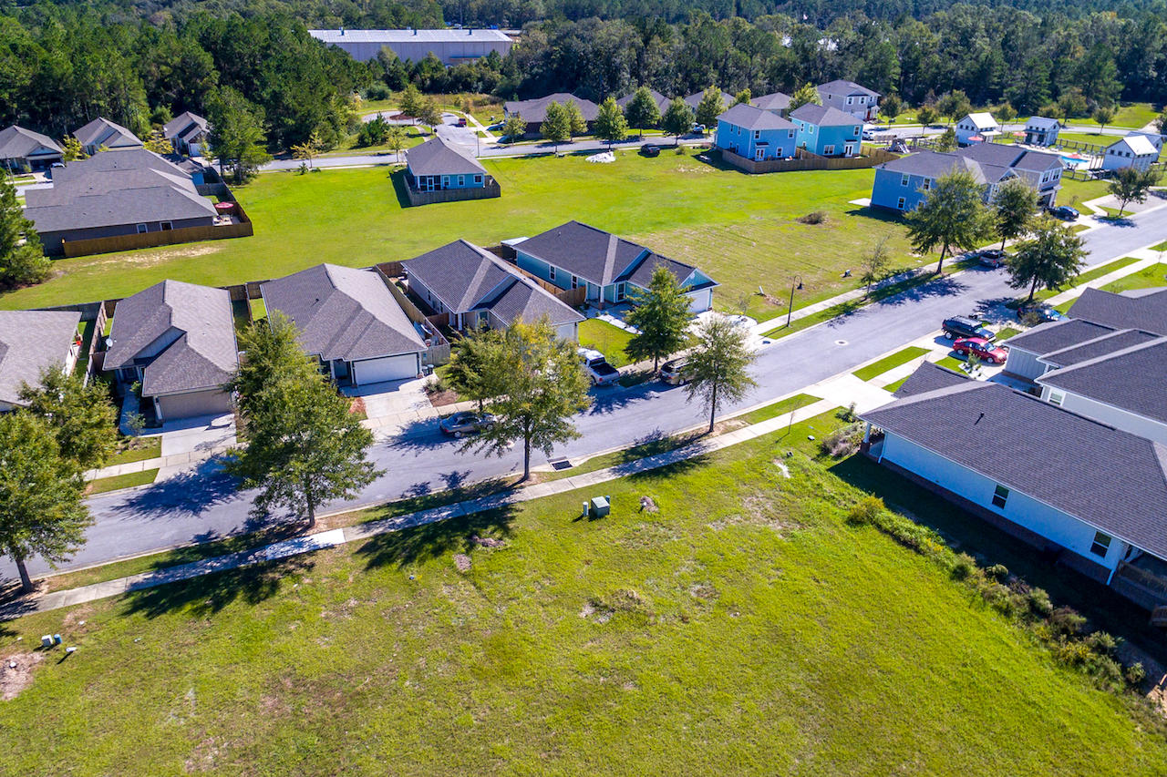 LAGRANGE LANDING - Land