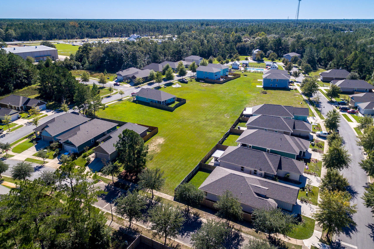 LAGRANGE LANDING - Land