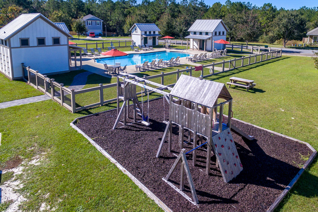 LAGRANGE LANDING - Land