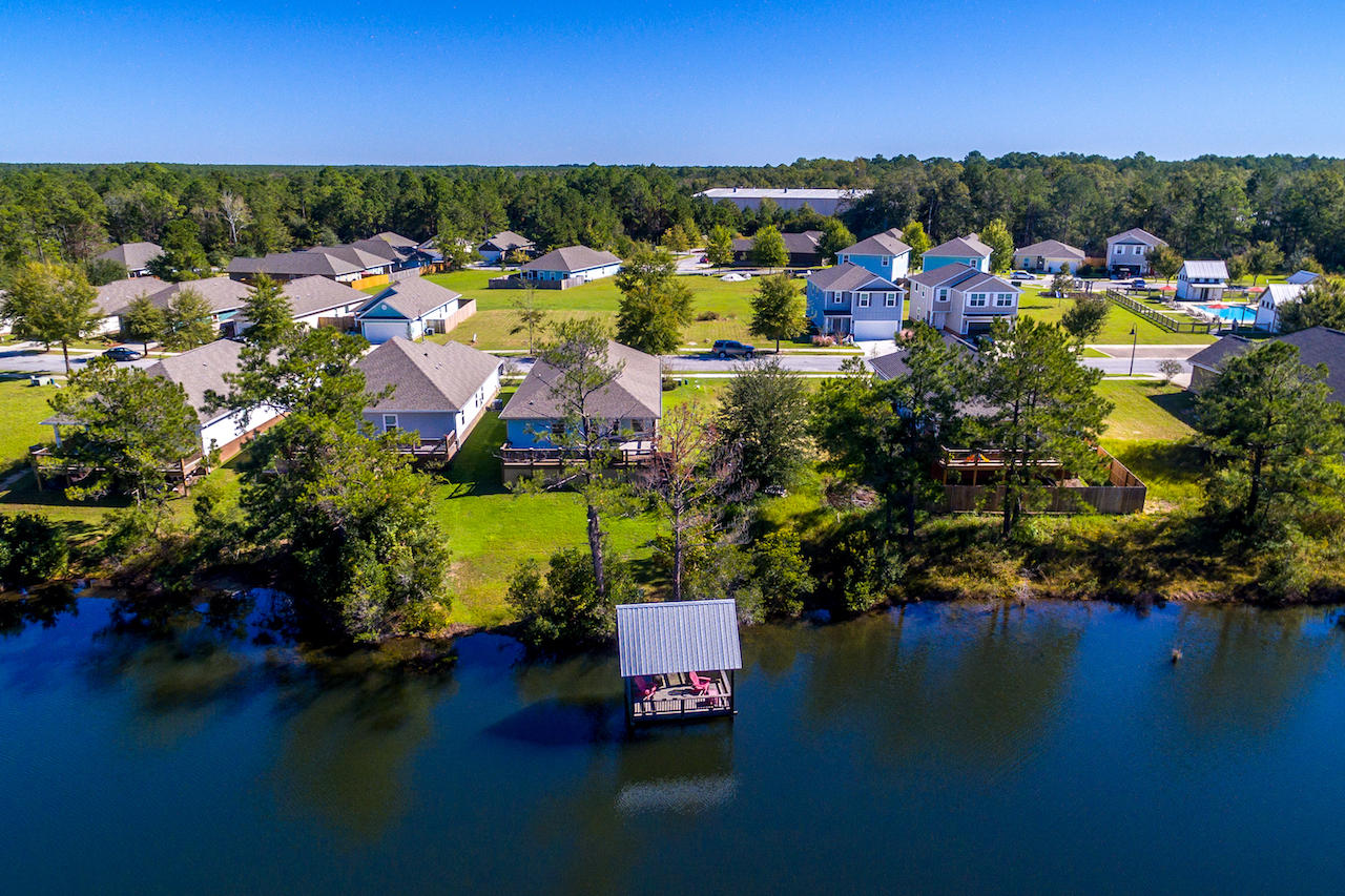 LAGRANGE LANDING - Land