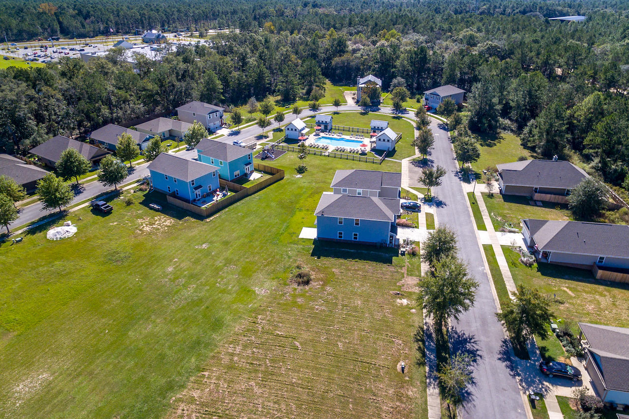 LAGRANGE LANDING - Land