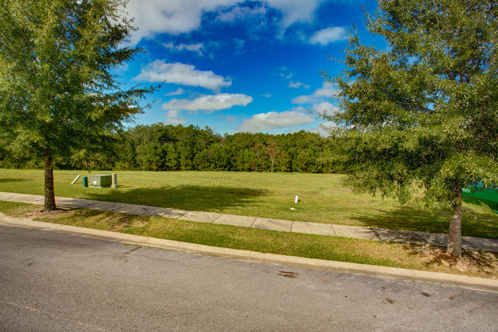 LAGRANGE LANDING - Land