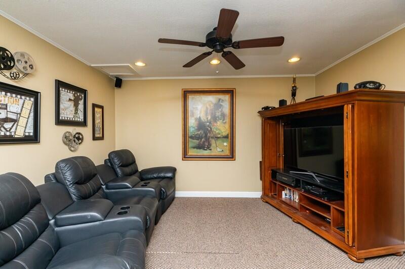LAKE WAY VILLAS 1 - Residential