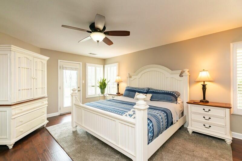 LAKE WAY VILLAS 1 - Residential