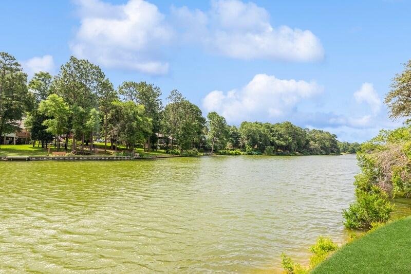 LAKE WAY VILLAS 1 - Residential