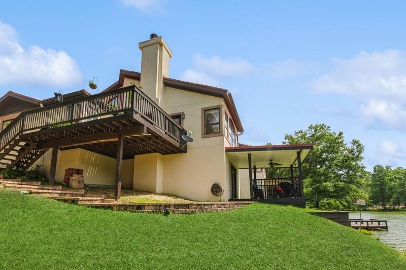LAKE WAY VILLAS 1 - Residential