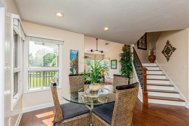 LAKE WAY VILLAS 1 - Residential