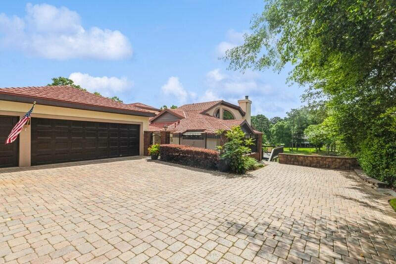 LAKE WAY VILLAS 1 - Residential